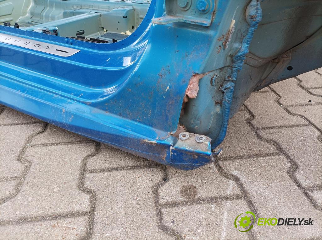 Peugeot 208 2019 Práh: v pravo: