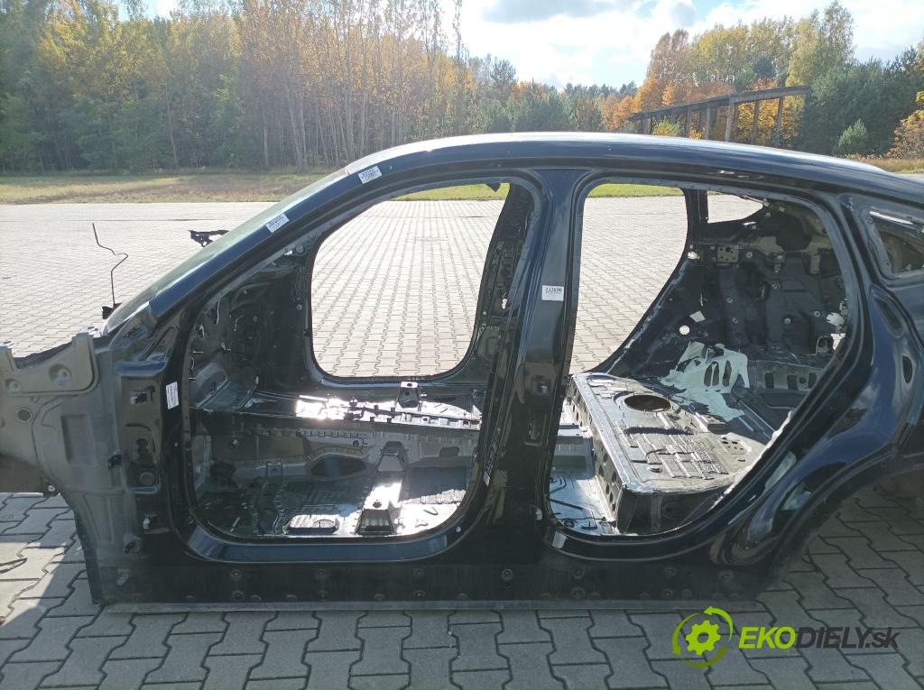 Bmw X6 0 Práh: Vľavo: