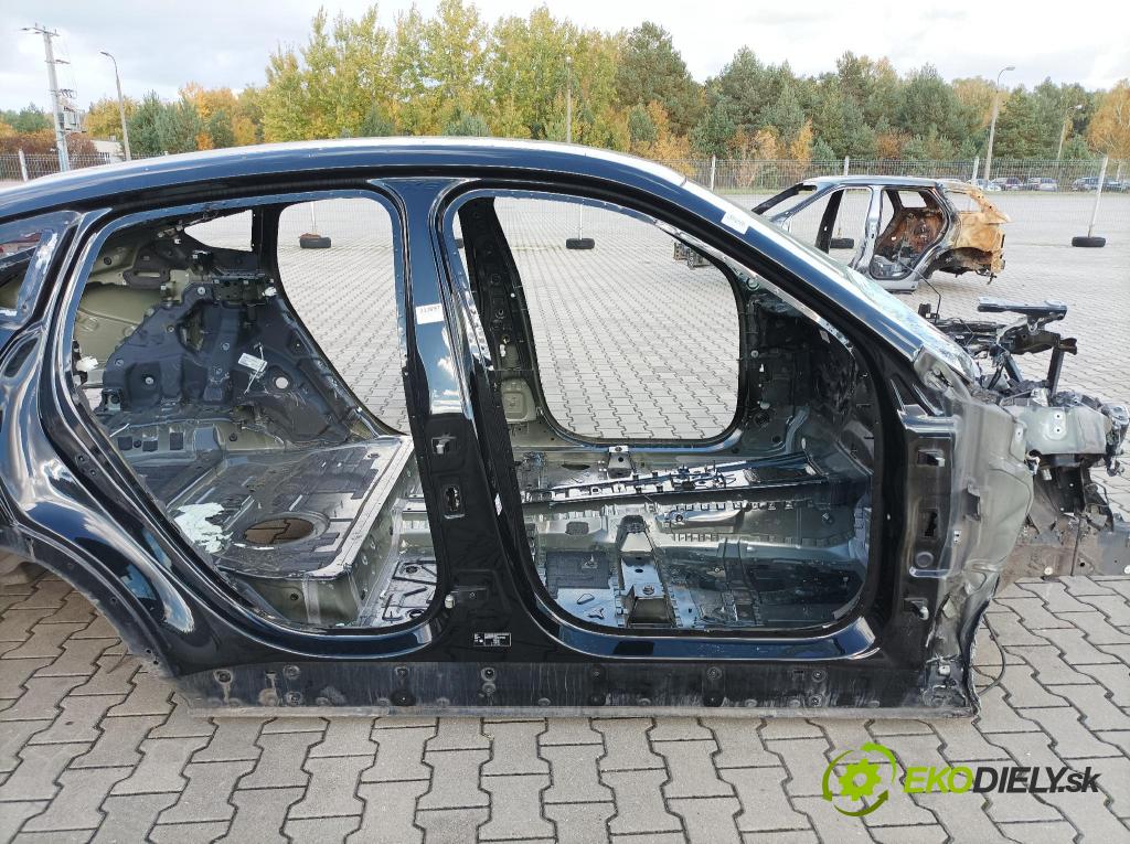 Bmw X6 0 Práh: v pravo: