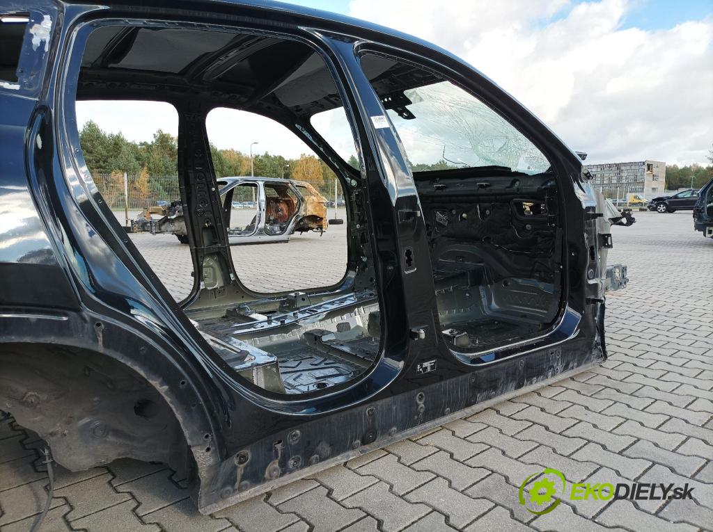 Bmw X6 0 Práh: v pravo: 