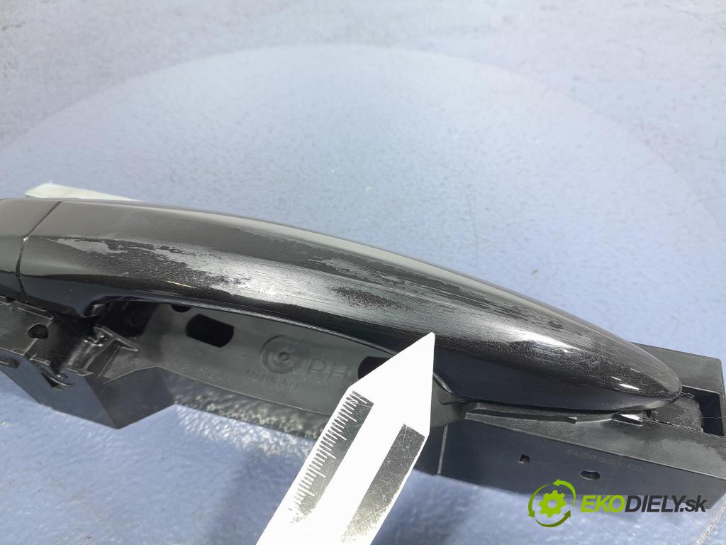 Nissan Qashqai 2023 klika Zad: Práva: 82610-6UA0A