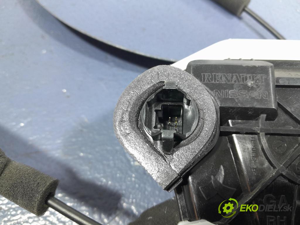 Nissan Qashqai 2023 zámek dveře Zad: v pravo: 82500-6UA0A