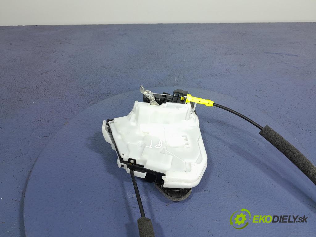 Nissan Qashqai 2023 zámek dveře Zad: v pravo: 82500-6UA0A