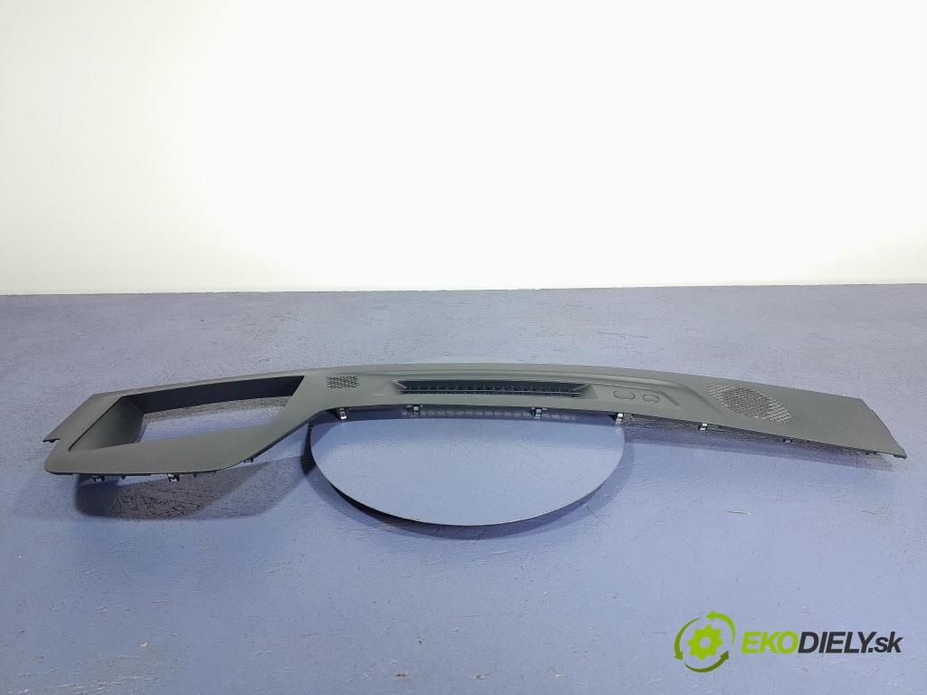 Nissan Qashqai 2023 kryt Plast: Interiéry: 68310-6UT1A