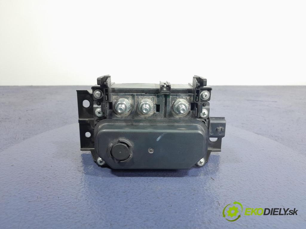Nissan Qashqai 2023 relé 24302-6UA0A