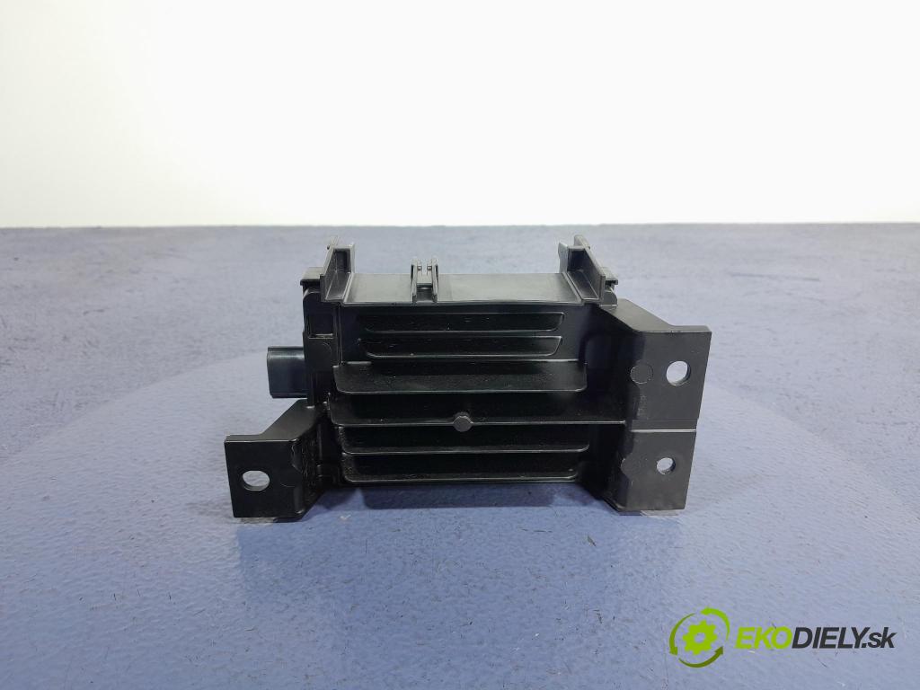 Nissan Qashqai 2023 relé 24302-6UA0A