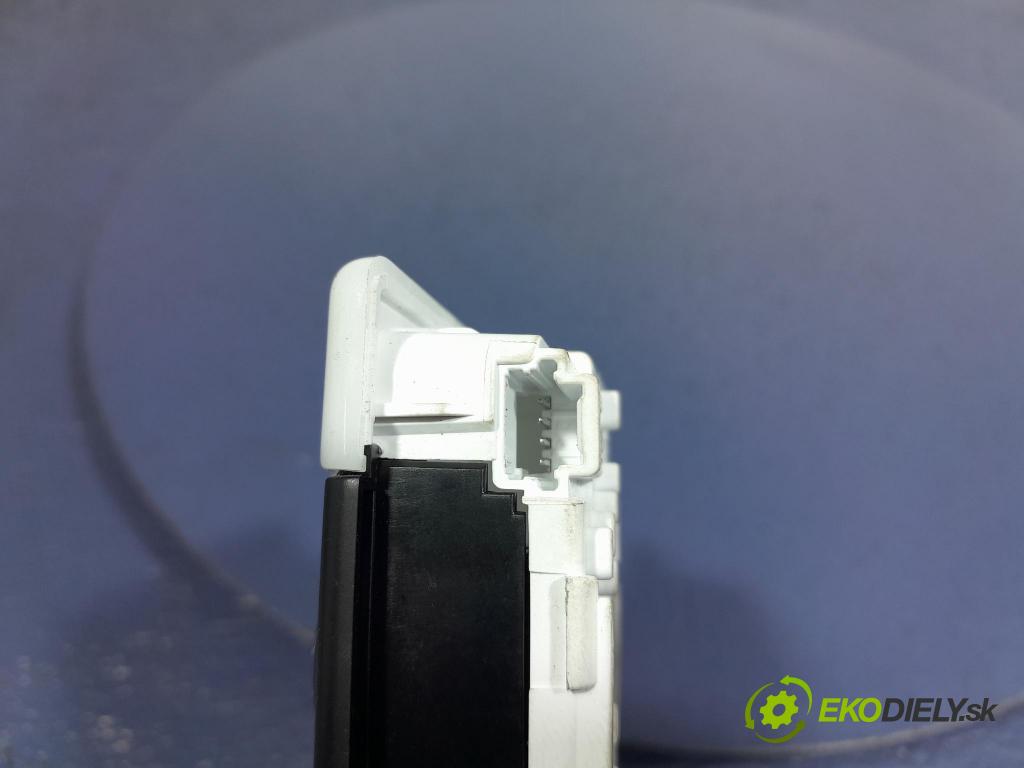 Nissan Qashqai 2023 Lampy Uvnitř 26410-6RA0A
