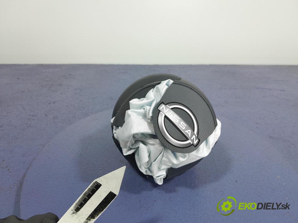 Nissan Qashqai 2023 kokpit,přistrojova deska