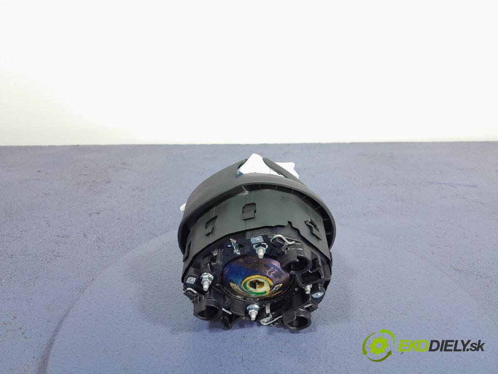 Nissan Qashqai 2023 kokpit,přistrojova deska