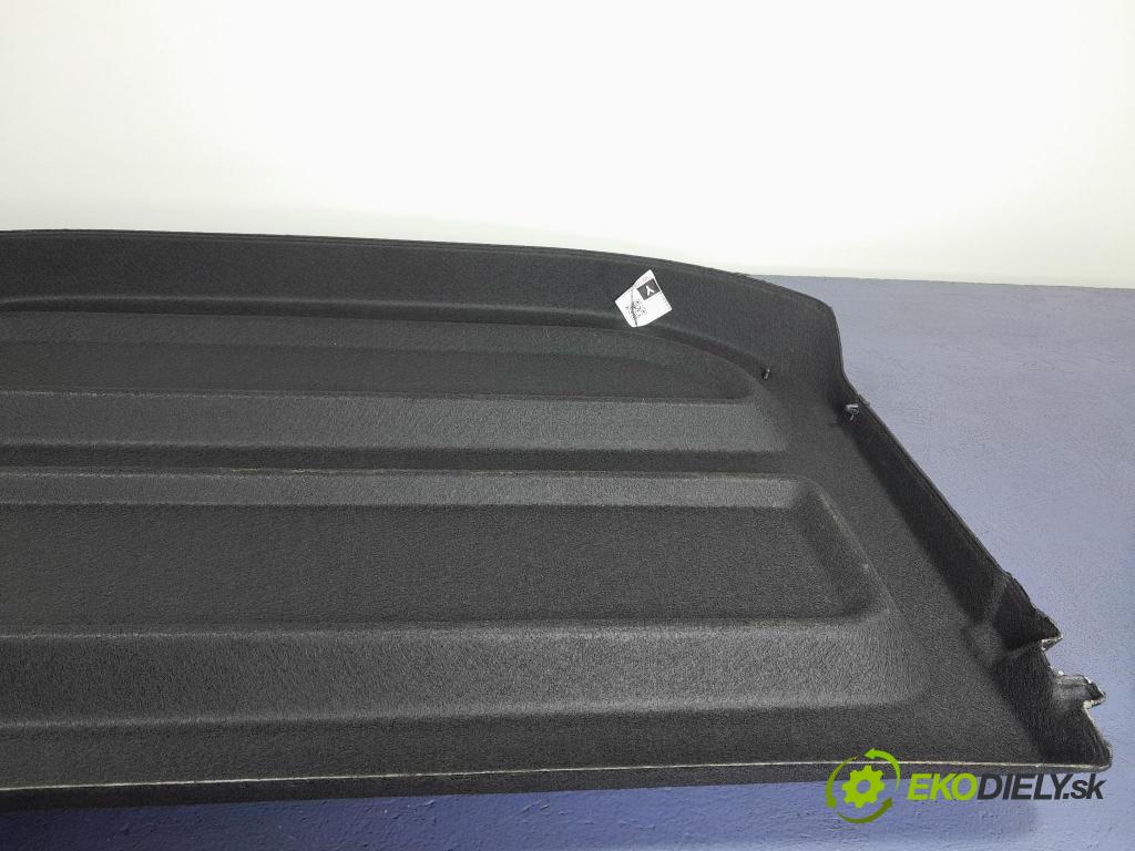 Nissan Qashqai 2023 pláto kufr 799106UA0B