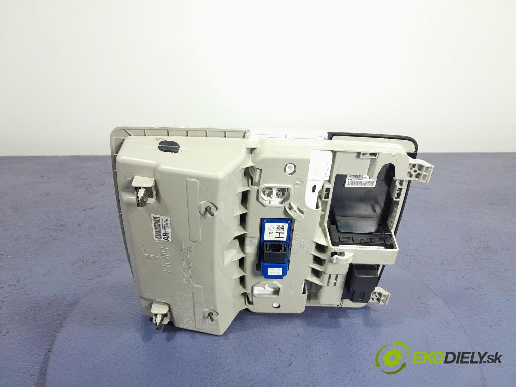 Nissan Qashqai 2023 Lampy Uvnitř 26430-6RA0A