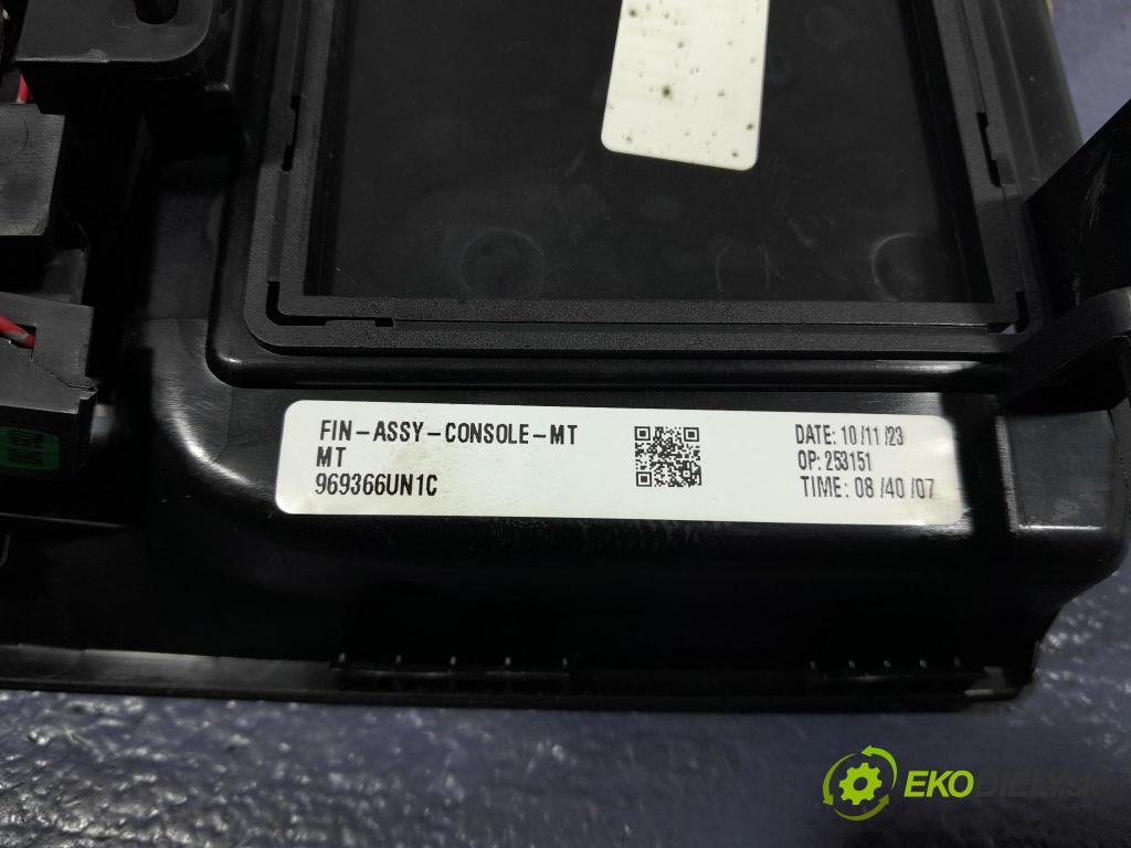Nissan Qashqai 2023 kryt Plast: Interiéry: 969366UN1C