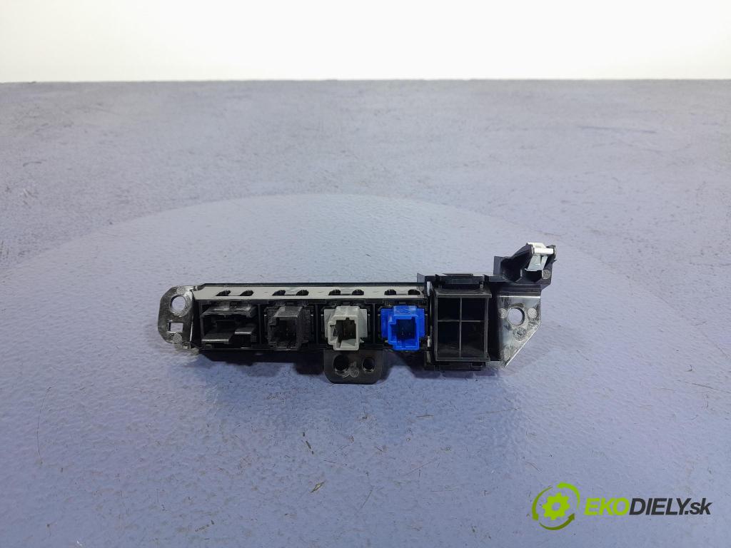 Nissan Qashqai 2023 Přepínač 68106-6UN0A