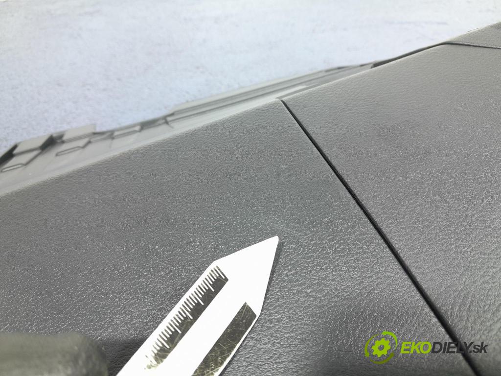 Nissan Qashqai 2023 kryt Plast: Interiéry: 68106-6UN0A