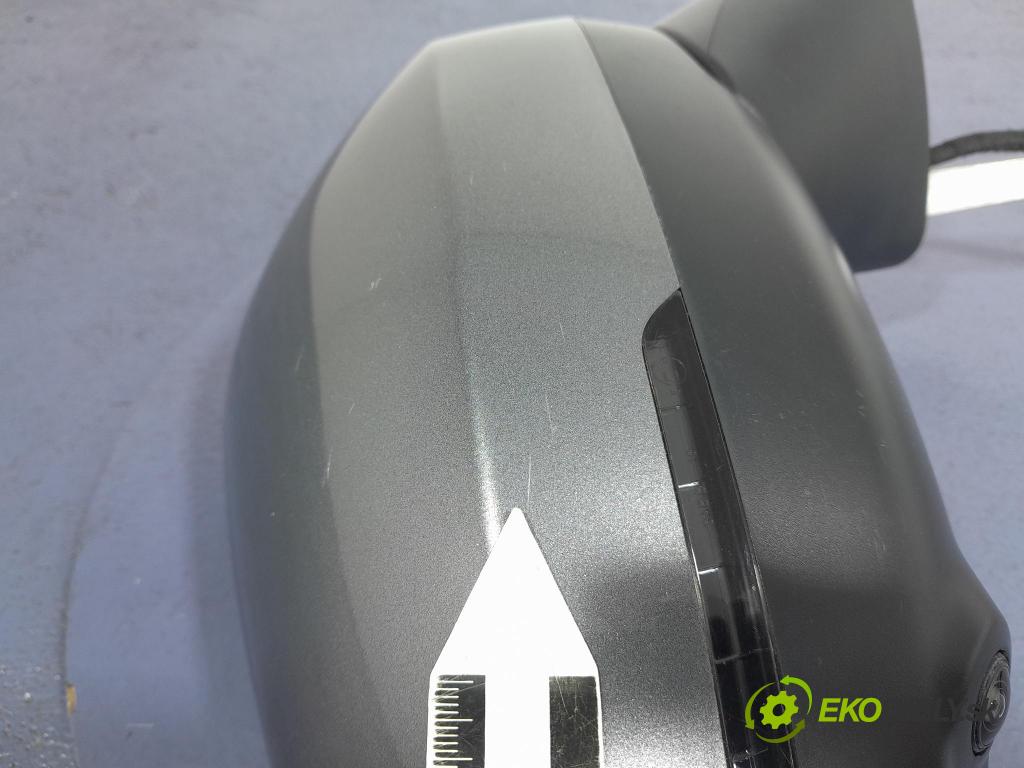 Nissan Qashqai 2023 zpětné zrcátko prave