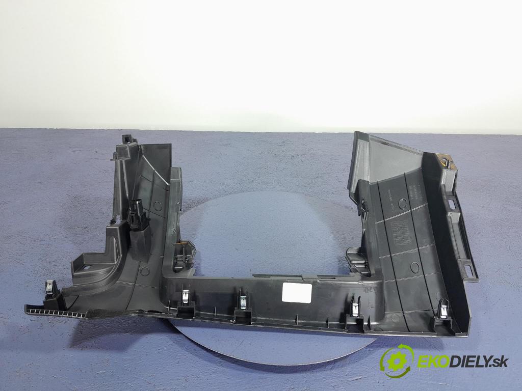 Nissan Qashqai 2023 kryt Plast: Interiéry: 68104-6UN0A