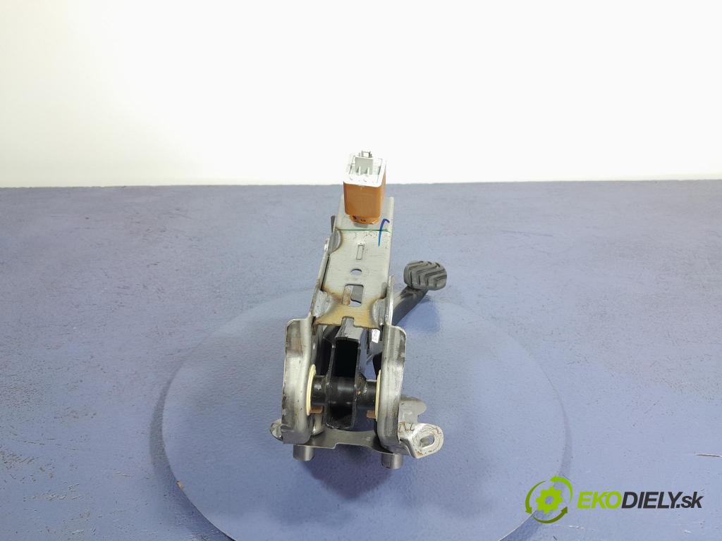 Nissan Qashqai 2023 pedály 465016UA0A