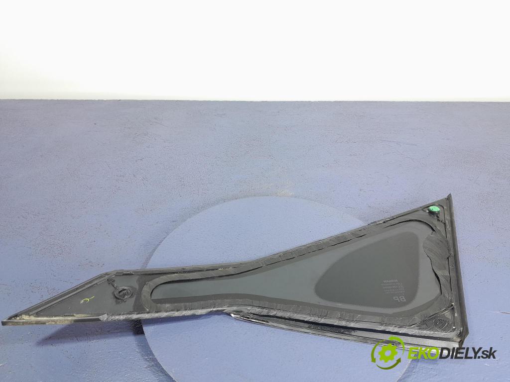 Nissan Qashqai 2023 sklo Karosérie: Zad: 83301-6UA1A