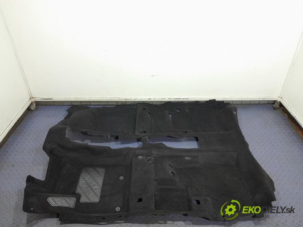 Nissan Qashqai 2023 koberec do auta 749026UE0C