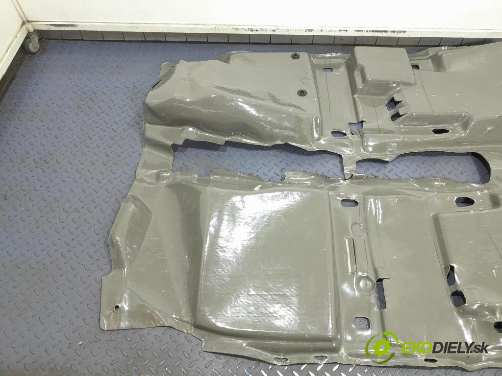 Nissan Qashqai 2023 koberec do auta 749026UE0C