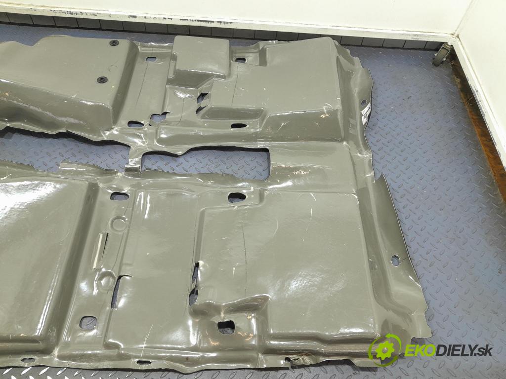 Nissan Qashqai 2023 koberec do auta 749026UE0C