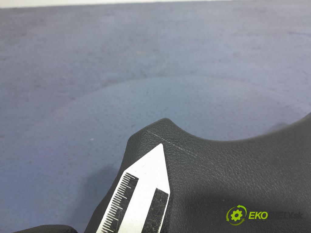 Nissan Qashqai 2023 kryt Plast: Interiéry: 769B7-6UA0A