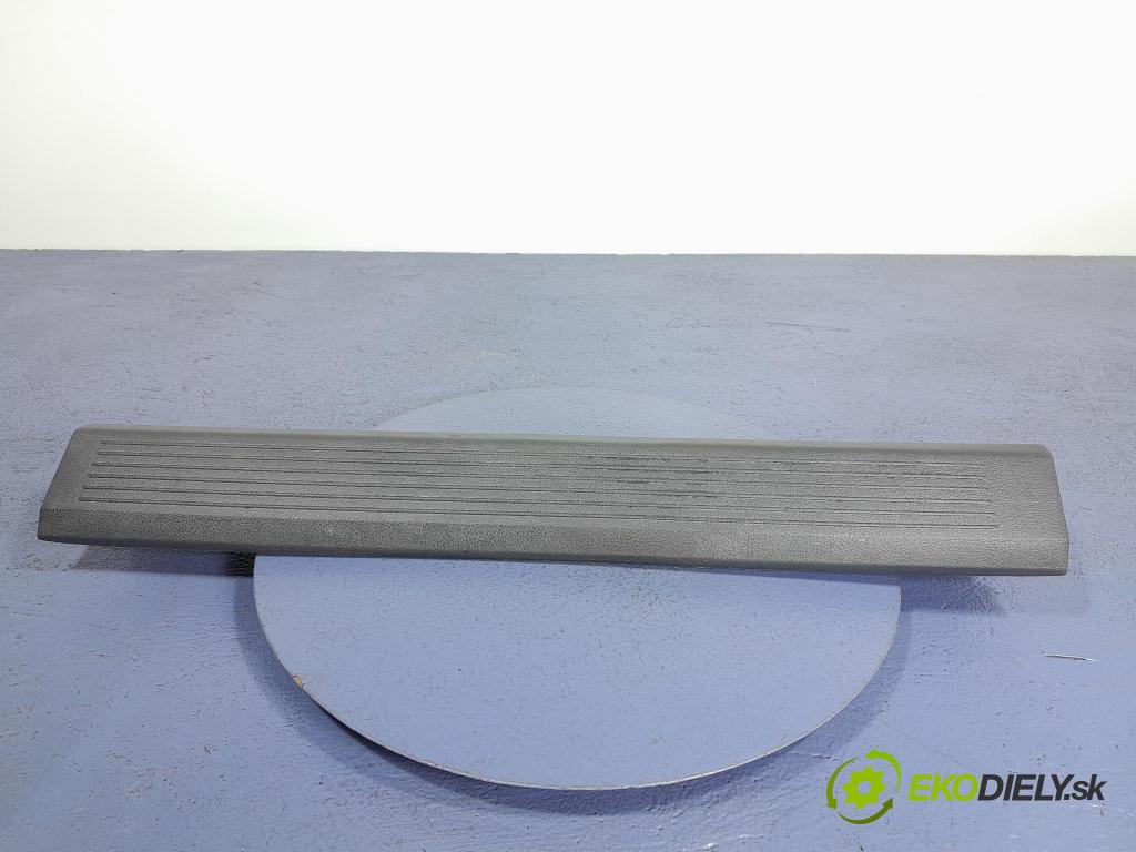 Nissan Qashqai 2023 kryt Plast: Interiéry: 769B5-6UA2A