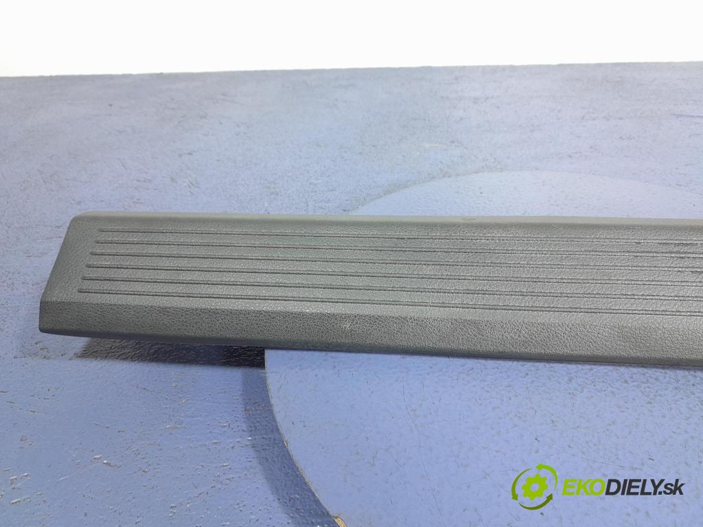 Nissan Qashqai 2023 kryt Plast: Interiéry: 769B5-6UA2A