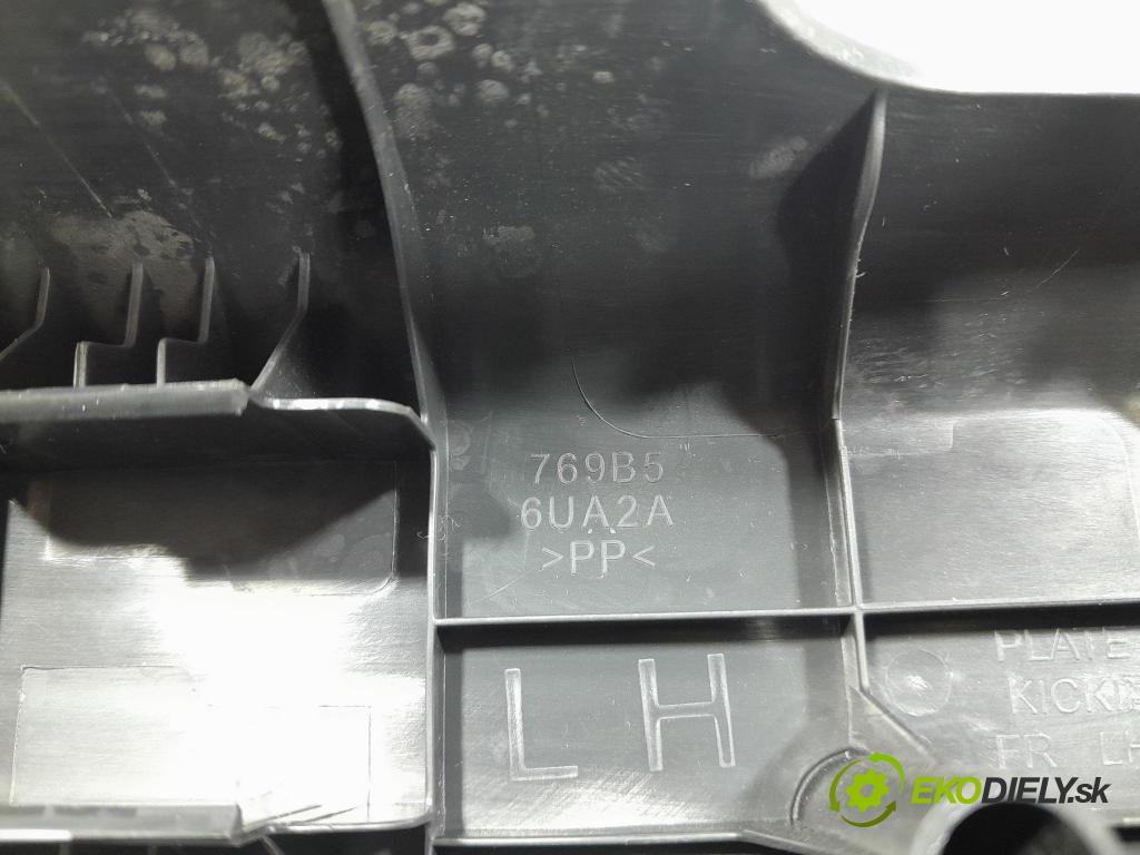 Nissan Qashqai 2023 kryt Plast: Interiéry: 769B5-6UA2A