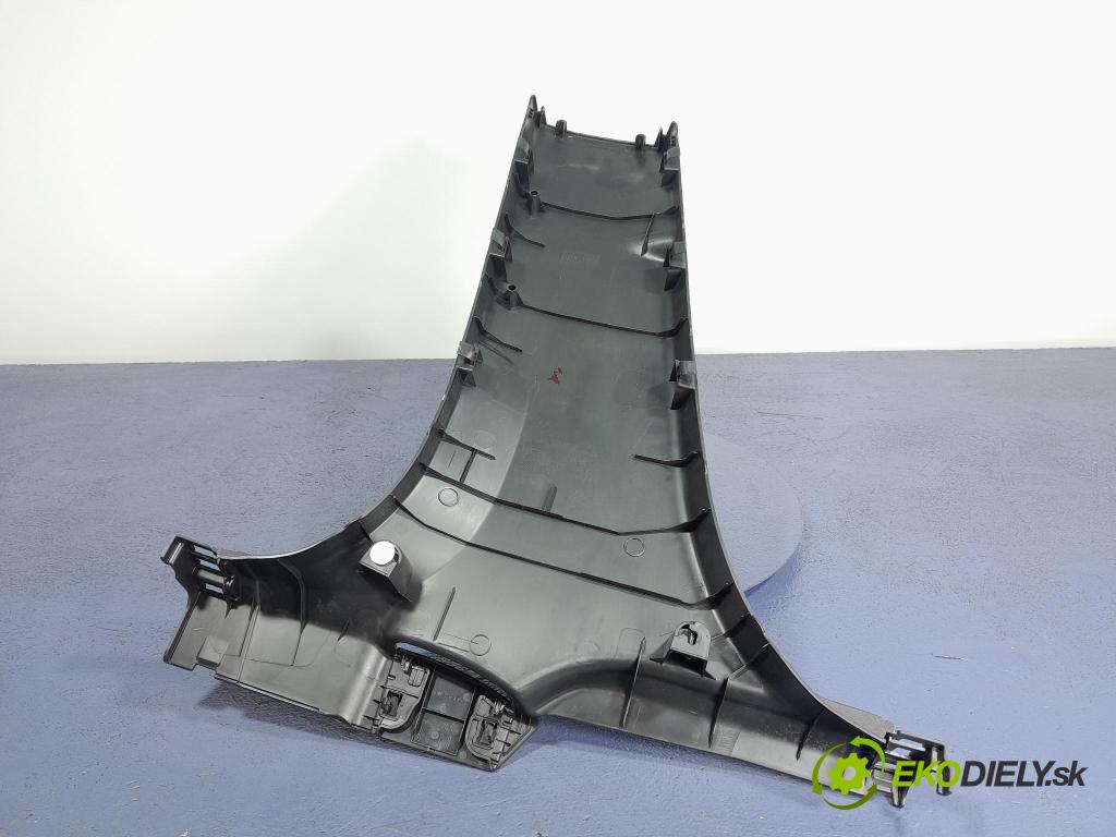 Nissan Qashqai 2023 kryt Plast: Interiéry: 76915-6UA0A
