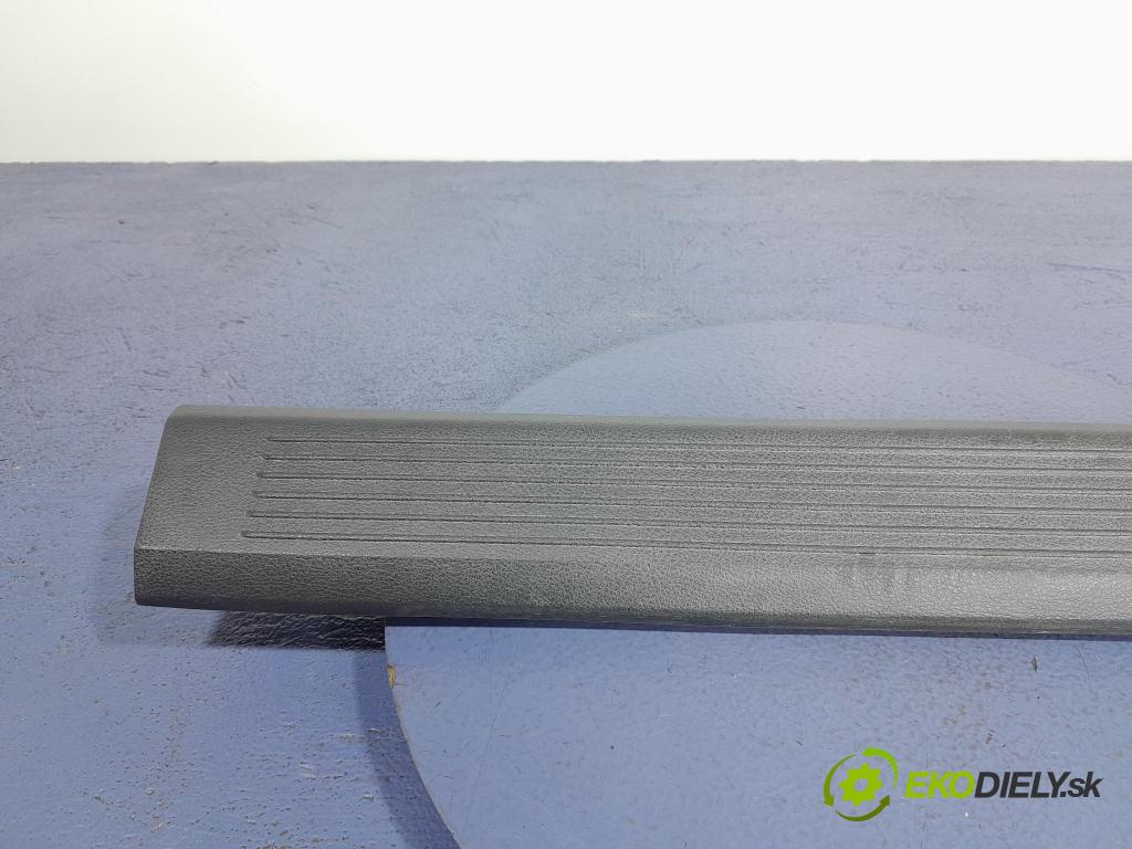 Nissan Qashqai 2023 kryt Plast: Interiéry: 769B4-6UA2A