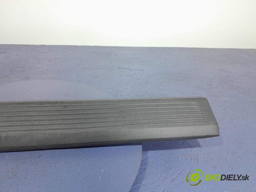 Nissan Qashqai 2023 kryt Plast: Interiéry: 769B4-6UA2A