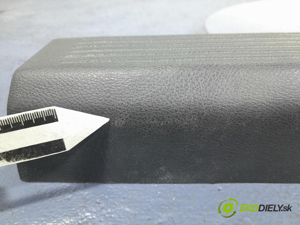 Nissan Qashqai 2023 kryt Plast: Interiéry: 769B4-6UA2A