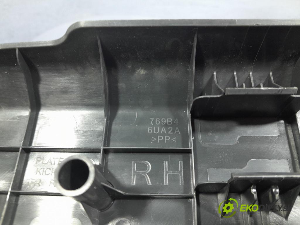 Nissan Qashqai 2023 kryt Plast: Interiéry: 769B4-6UA2A