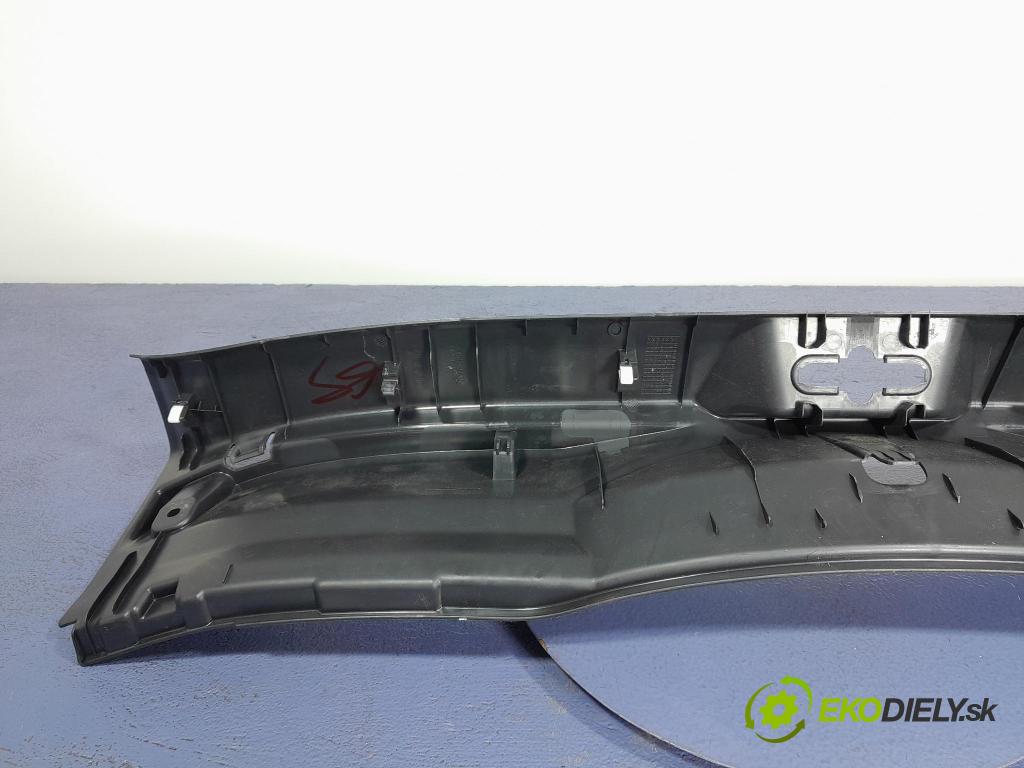 Nissan Qashqai 2023 lišta kufr 84992-6UA0A