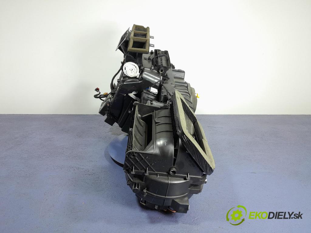 Vw Passat 2012 radiátor 3C1829003FS