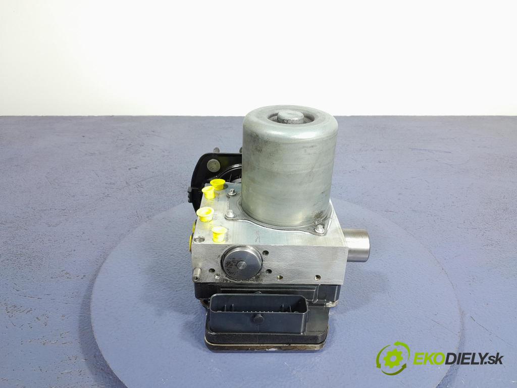 Land rover Range rover 2024 čerpadlo ABS x R8D2-2D522-AE