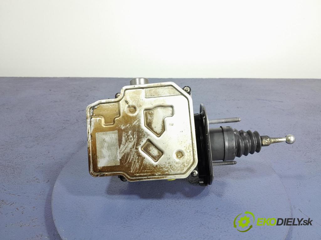 Land rover Range rover 2024 čerpadlo ABS x R8D2-2D522-AE