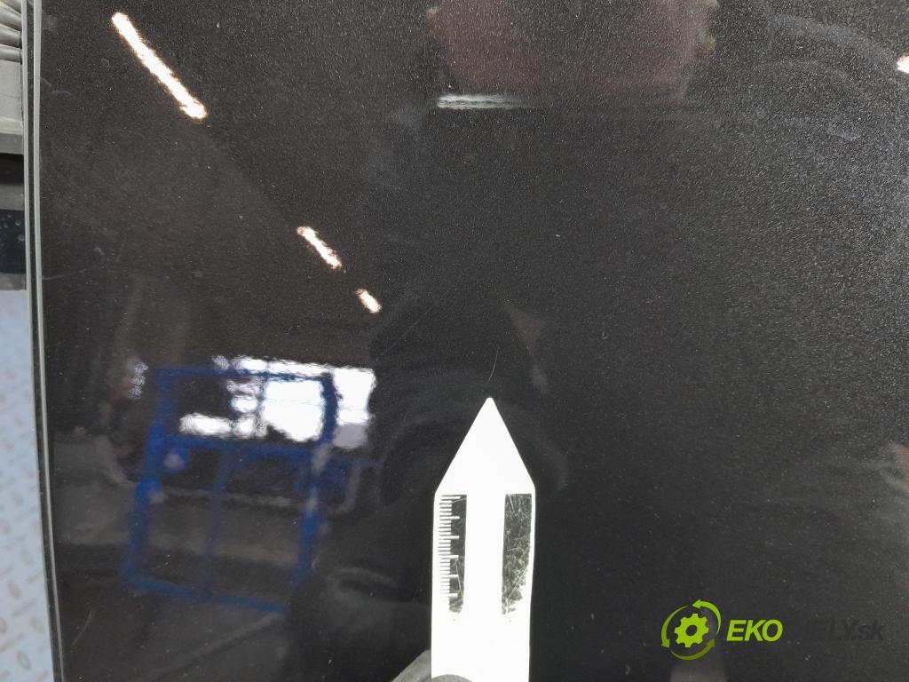 Nissan Qashqai 2023 dveře Zad: Vlevo, odjet: