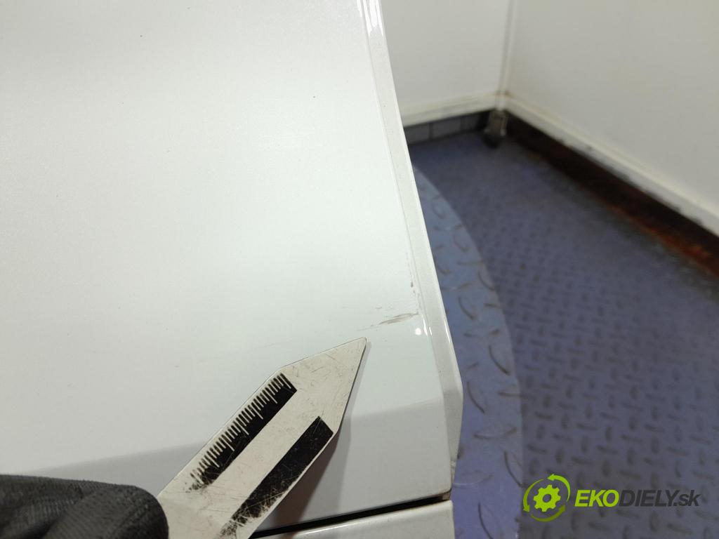 Audi Q5 2021 dveře Zad: prave
