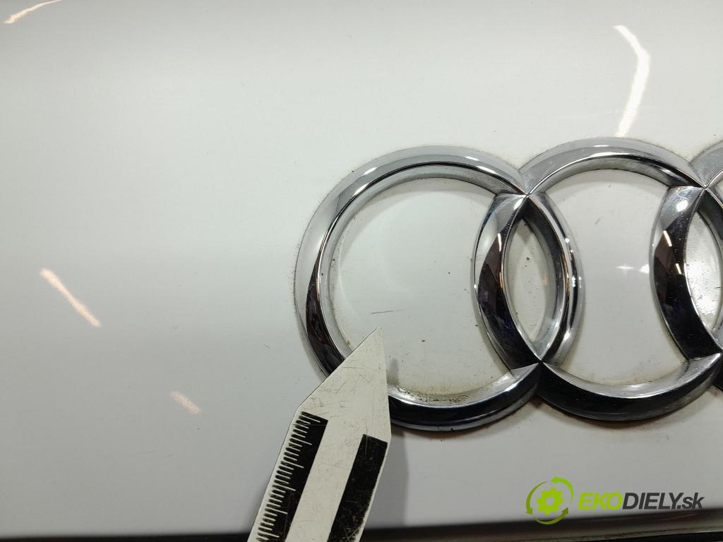 Audi Q5 2021 zadní dveře kufra: kufr