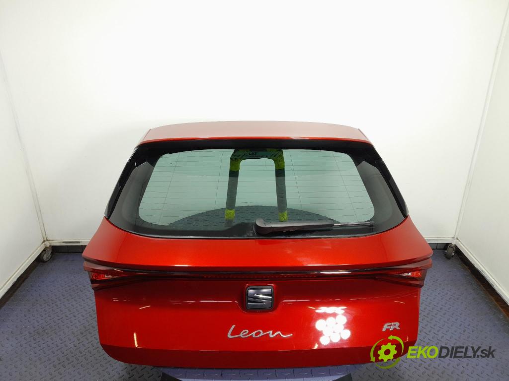 Seat Leon 2021 zadní dveře kufra: kufr