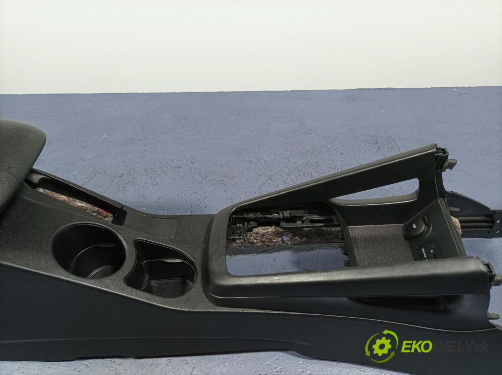 Kia Ceed 2010 loketní opěrka 1296687