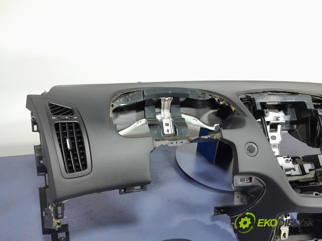Kia Ceed 2010 kokpit,přistrojova deska 84530-1H000