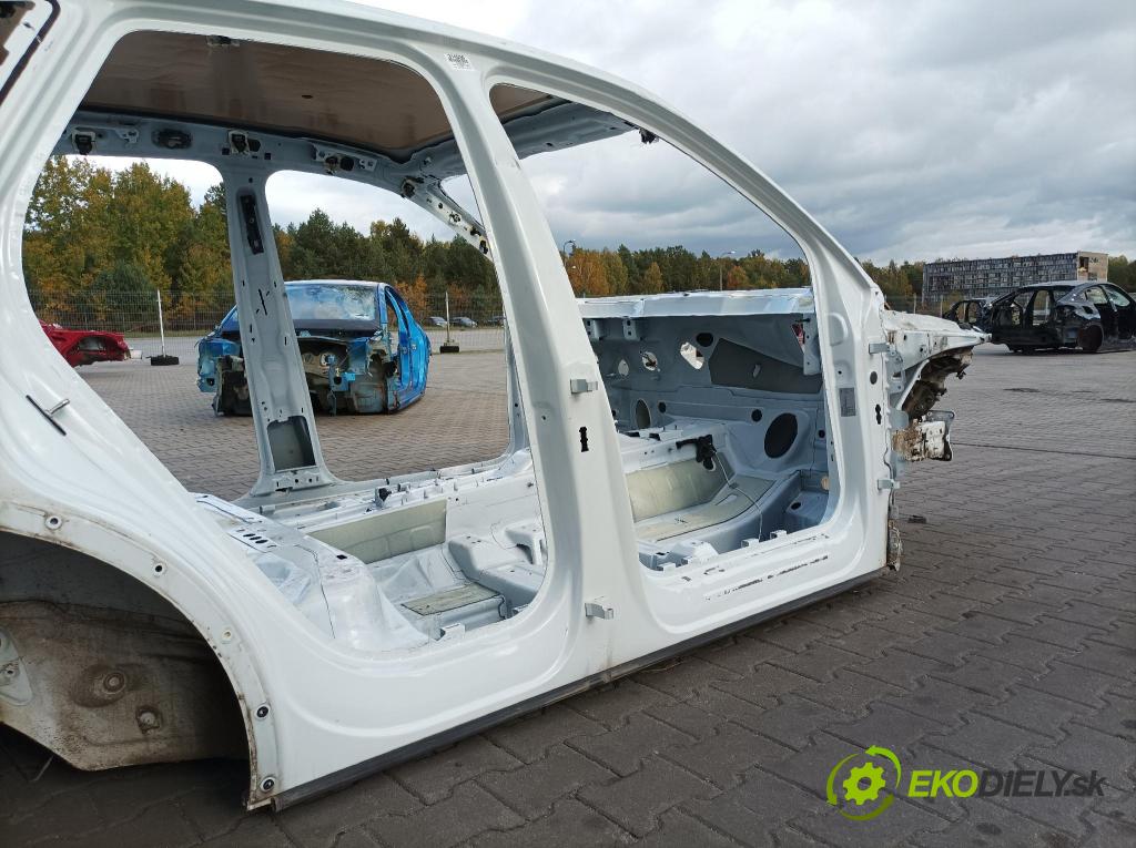 Audi Q5 2021 Práh: v pravo: