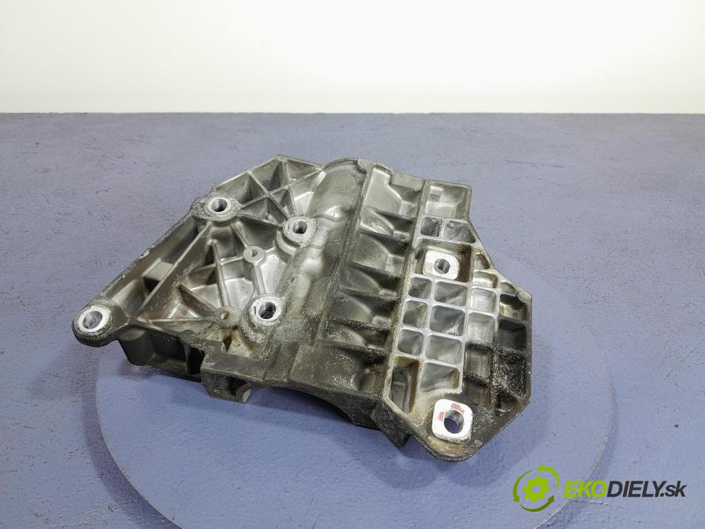 Land rover Range rover 2024 poloos Práva: před K8D2-4H473-AC