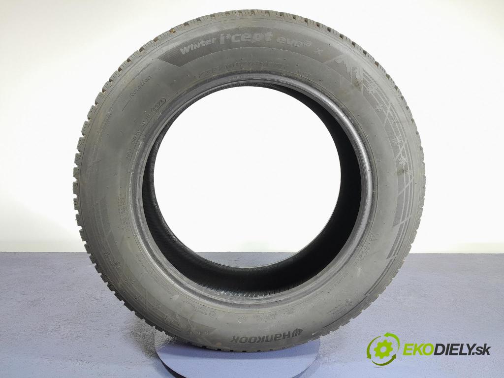Land rover Range rover 2024 pneumatiky: Zima 8808563479620