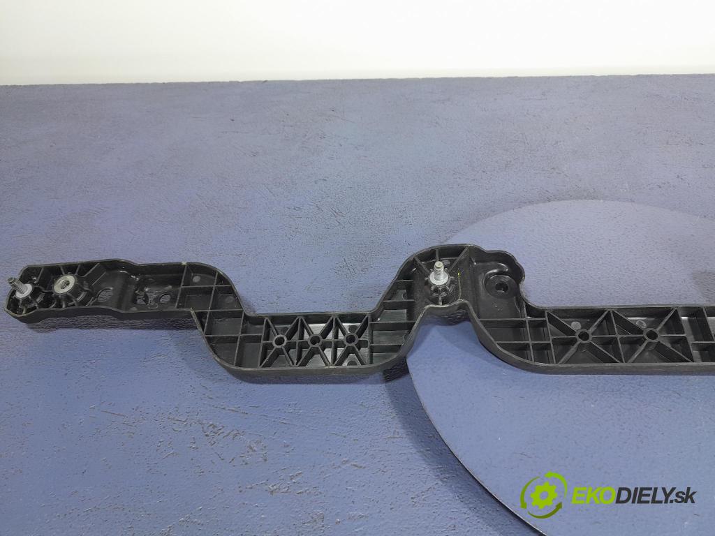 Land rover Range rover 2024 kryt Plast: podvozek: K8D2-113C52-AB