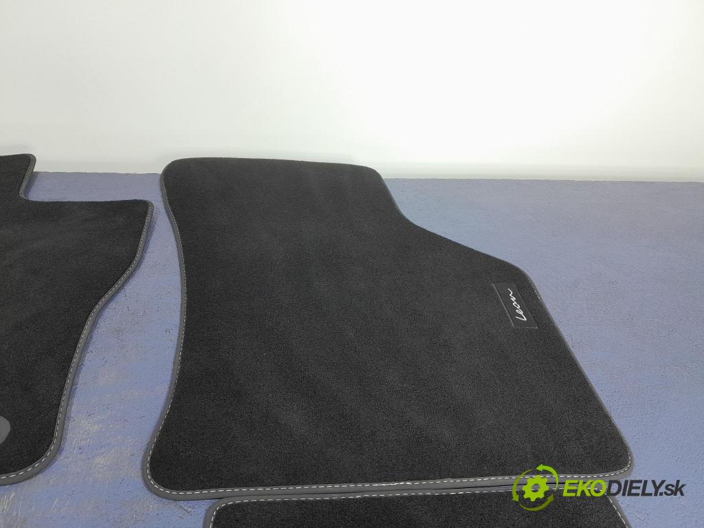 Seat Leon 2021 koberec do auta 5302012111