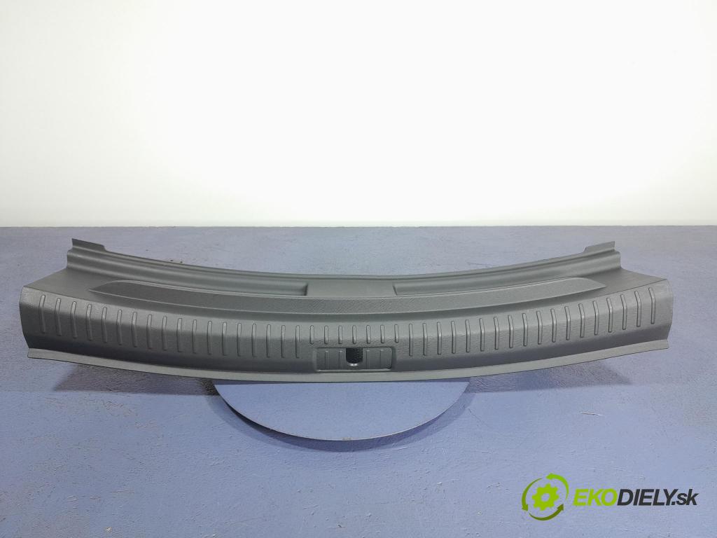 Seat Leon 2021 kryt Plast: Interiéry: 5FE863459E